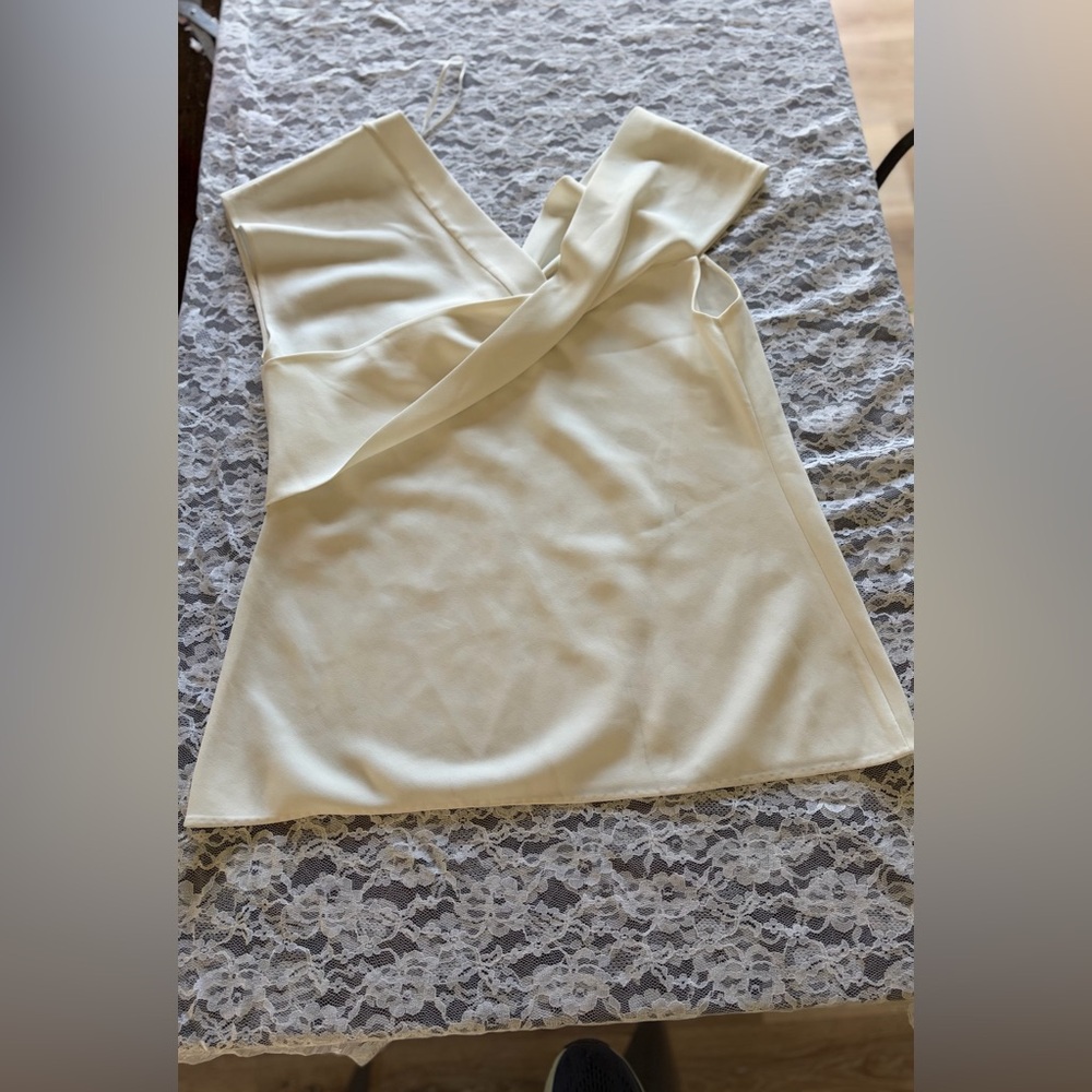 Diane von Furstenberg
(DVF) Ivory Drap Knot